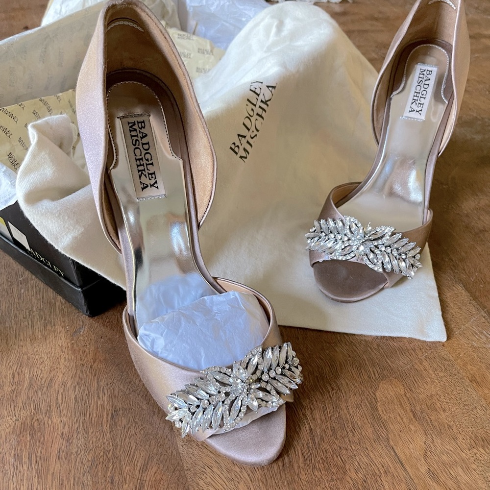 Bad glory Mischka Nikki pump